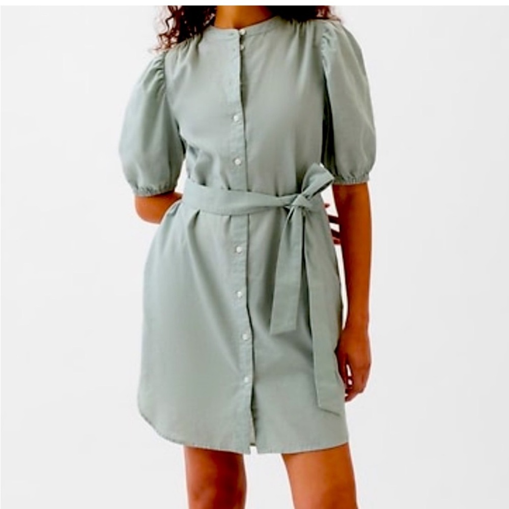 NWT GAP Linen-Cotton Puff Sleeve Shirt
Dress in Frothy Aqua Green